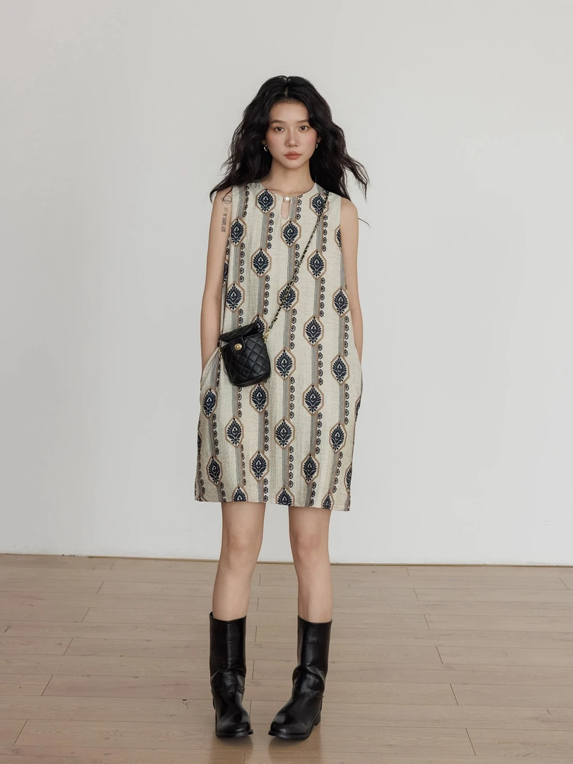 夏季设计感条纹背心连衣裙女2025新款高级感复古气质显瘦短裙裙子