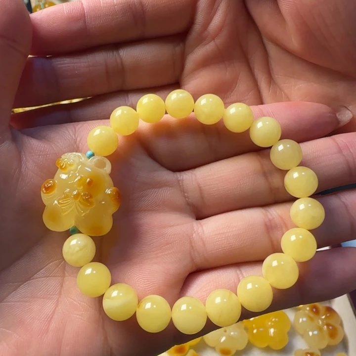 蜜蜡颈饰未镶嵌蜜蜡俏色兔子手串8mm