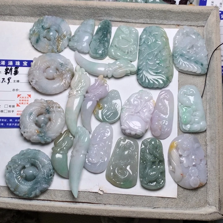 翡翠未镶嵌颈饰新*龙牌，龙牙，凤牌，花件，动物