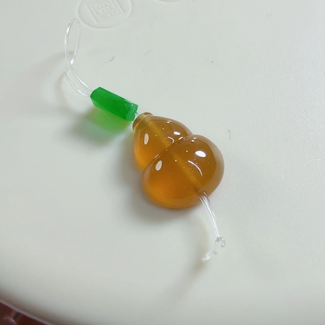 翡翠未镶嵌颈饰葫芦