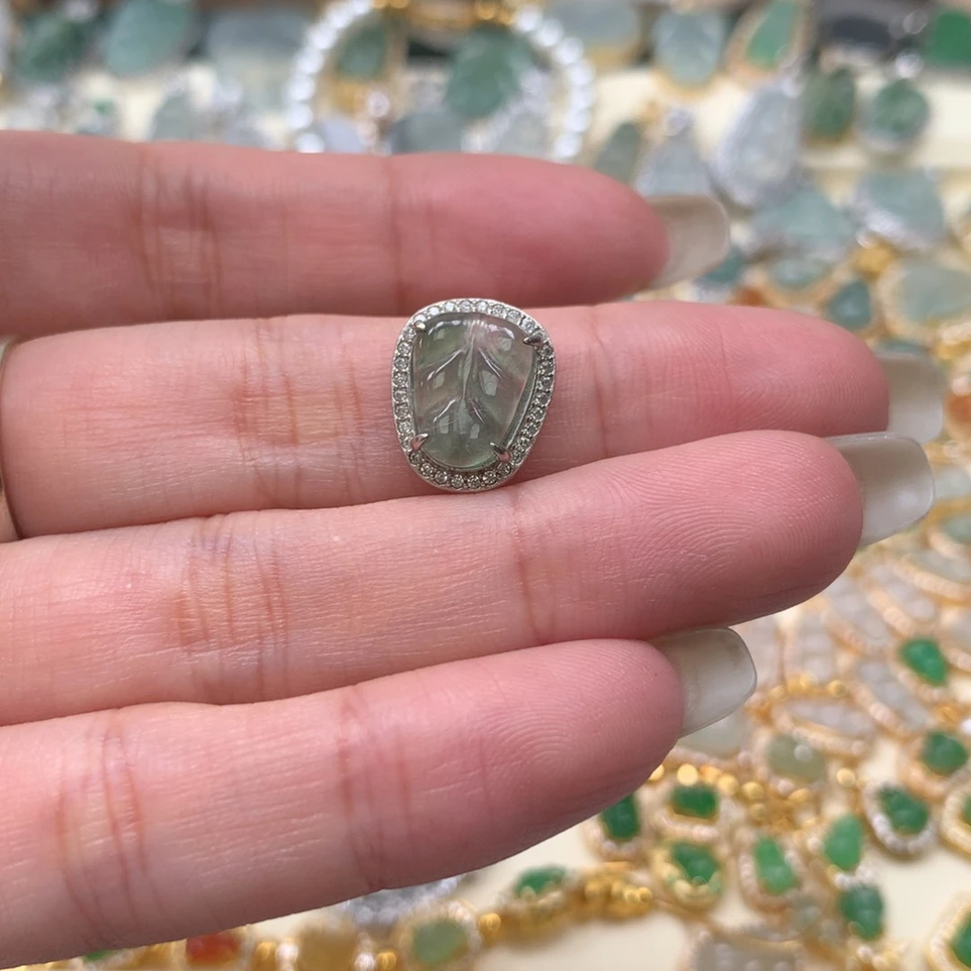 颈饰银S925镶嵌翡翠叶子