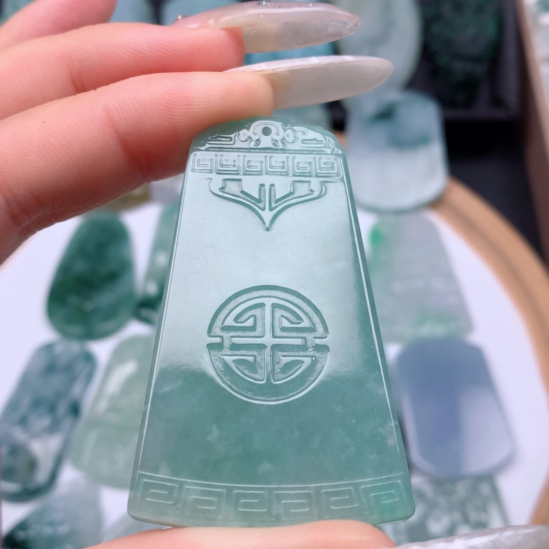 【闪购商品】翡翠颈饰未镶嵌仿古无事牌