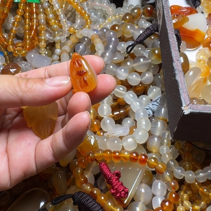玛瑙/玉髓颈饰未镶嵌?****623