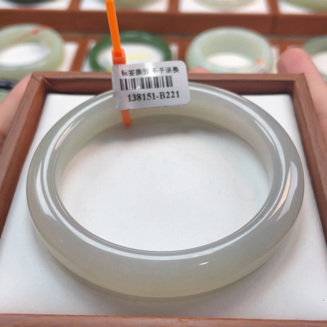 【闪购商品】未镶嵌手镯和田玉和田玉6061