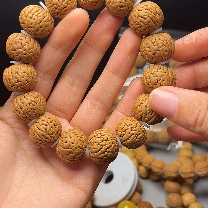 柳***阔吊坠桃核桃核手串