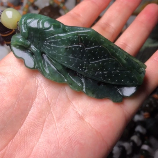 和田玉未镶嵌把件