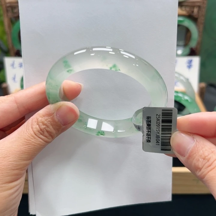 石英质玉未镶嵌手镯➕佳佳565758