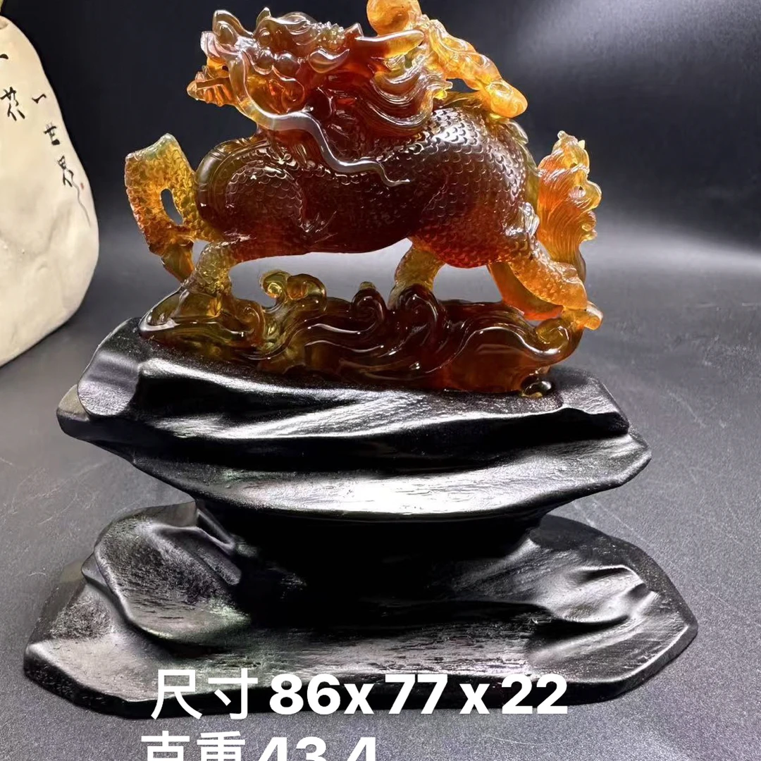 缅甸天然琥珀精工雕刻红蜜俏色蜜蜡麒麟摆件