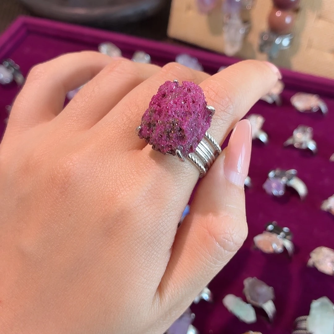 合金水晶戒指法规和大动干戈个