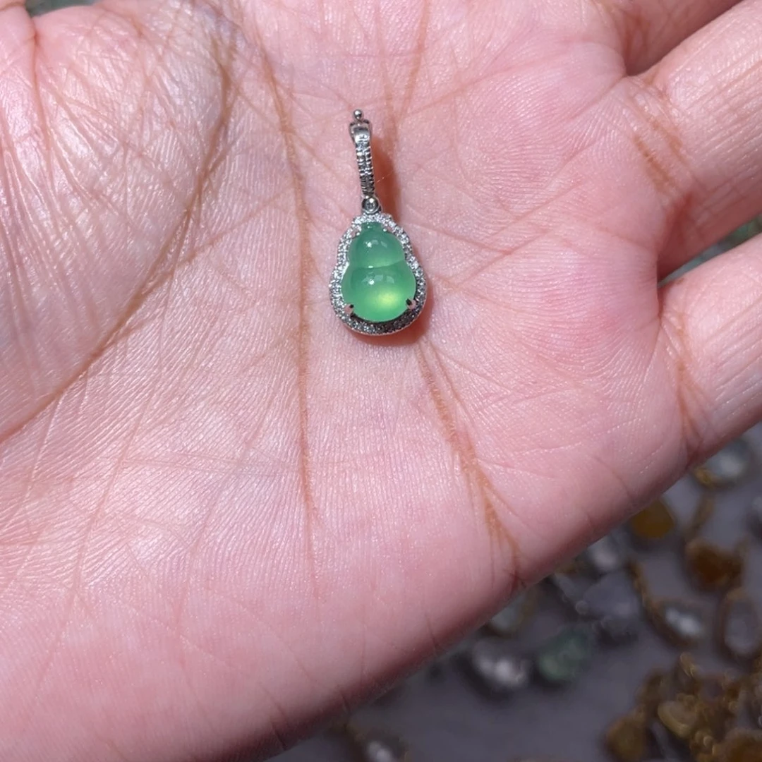 吊坠(不含链)18K金镶嵌翡翠C**潇