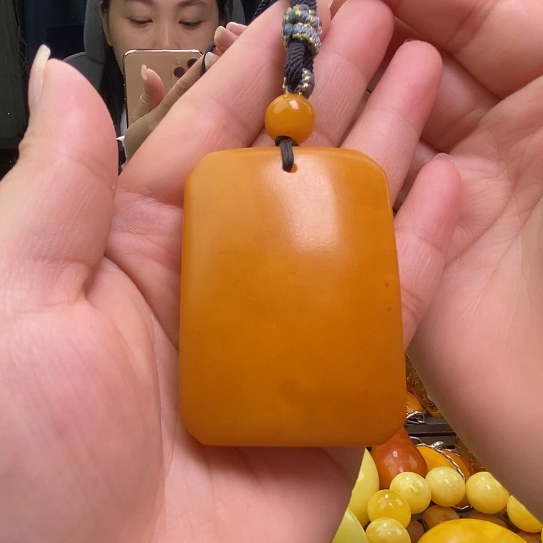 蜜蜡未镶嵌珠宝奇石