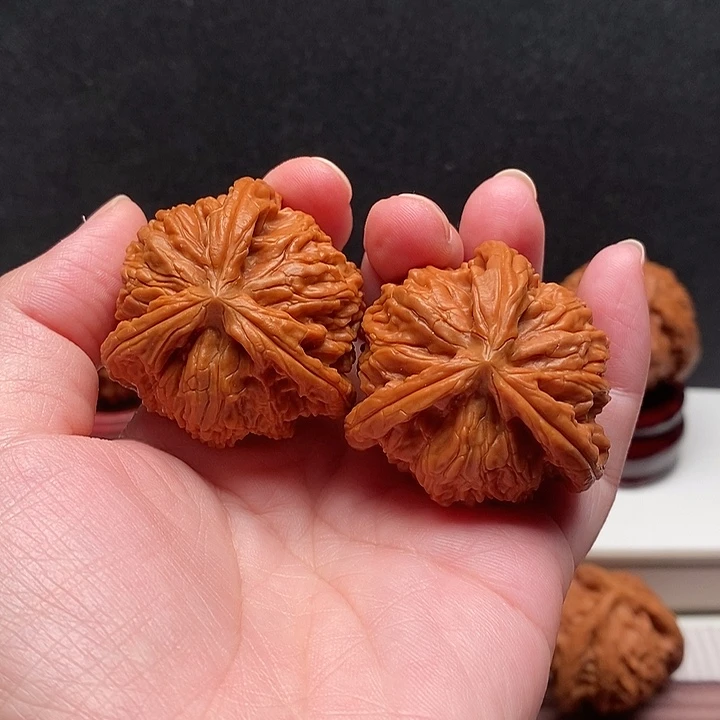 冷***风文玩核桃吊坠白奔