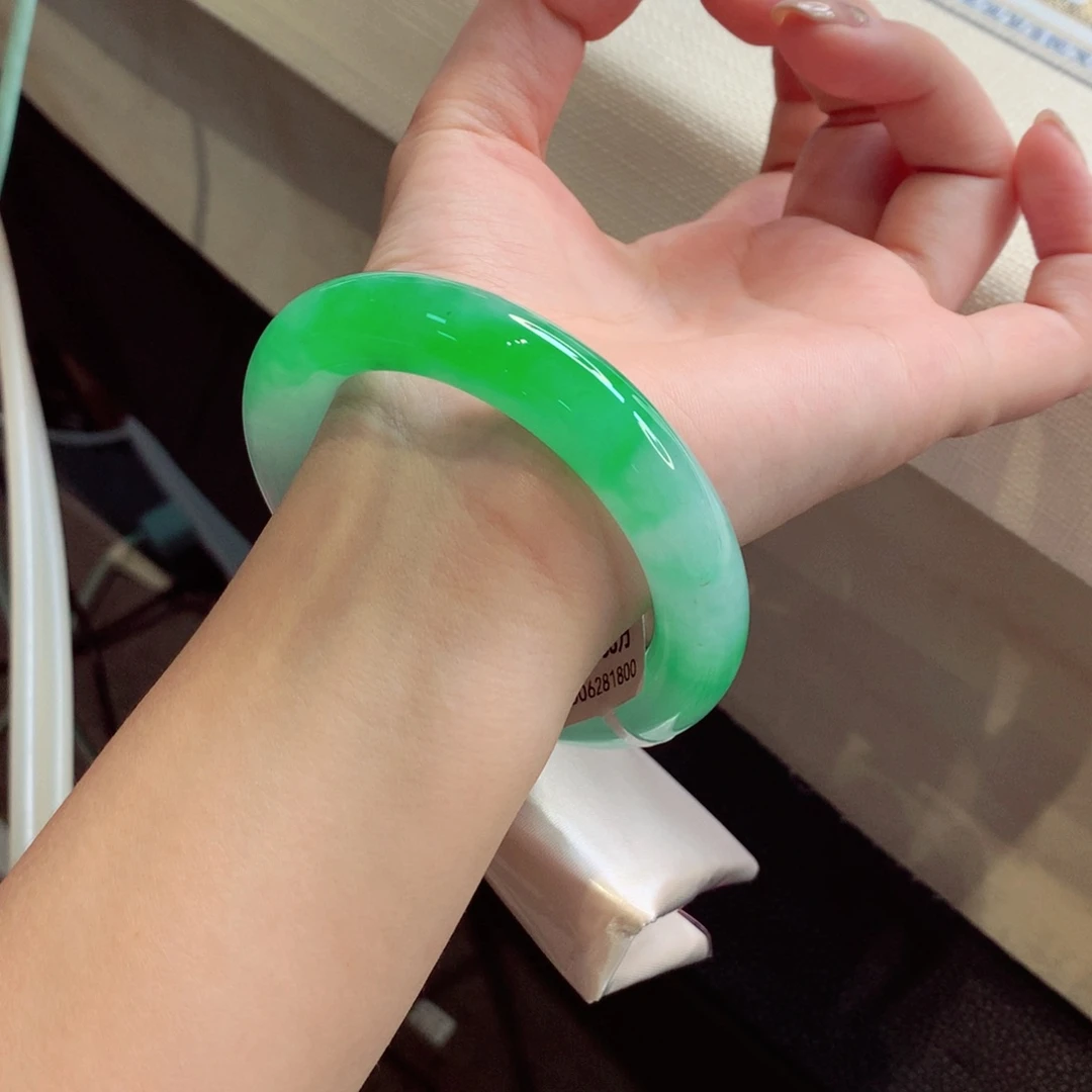 翡翠手镯未镶嵌94号圆条77上新冰阳绿