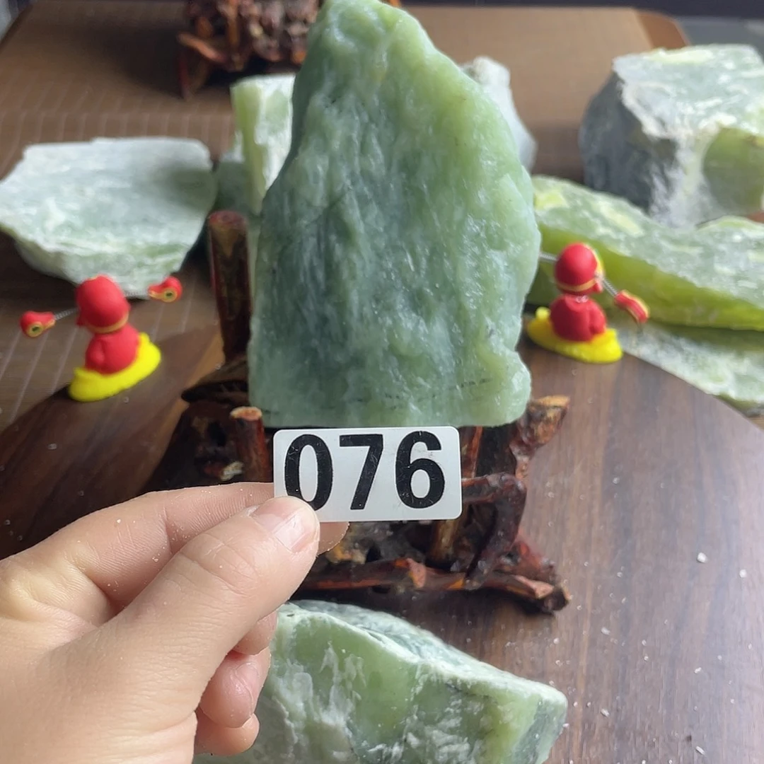 孬***蛋蛇纹石玉未镶嵌珠宝奇石