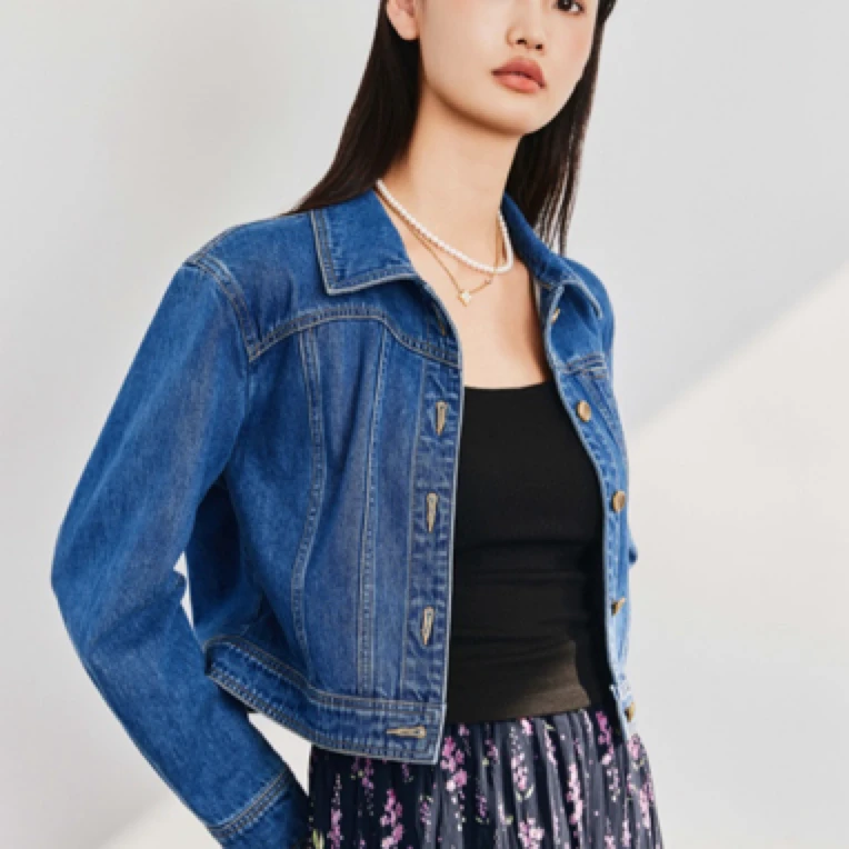 俪妍LIVELY•YAN春季必备磨砂浅牛仔外套 春游穿搭C位