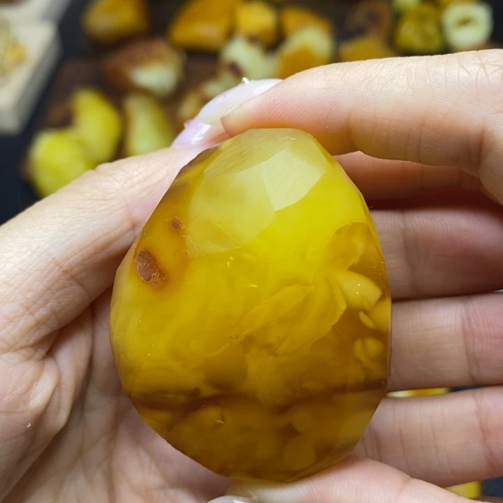 未镶嵌定制琥珀胖