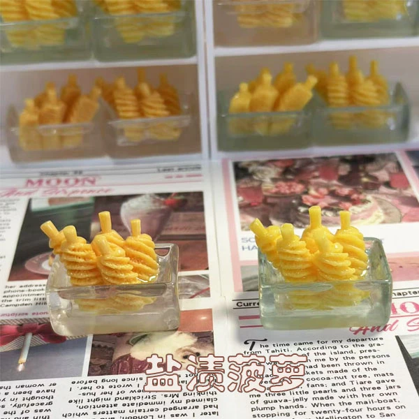 [满28包邮]  定制食玩  摆台配件