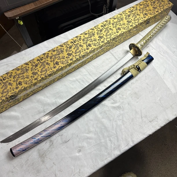 2817 龙泉昊天宝剑花纹钢武士刀实木漆鞘未开刃