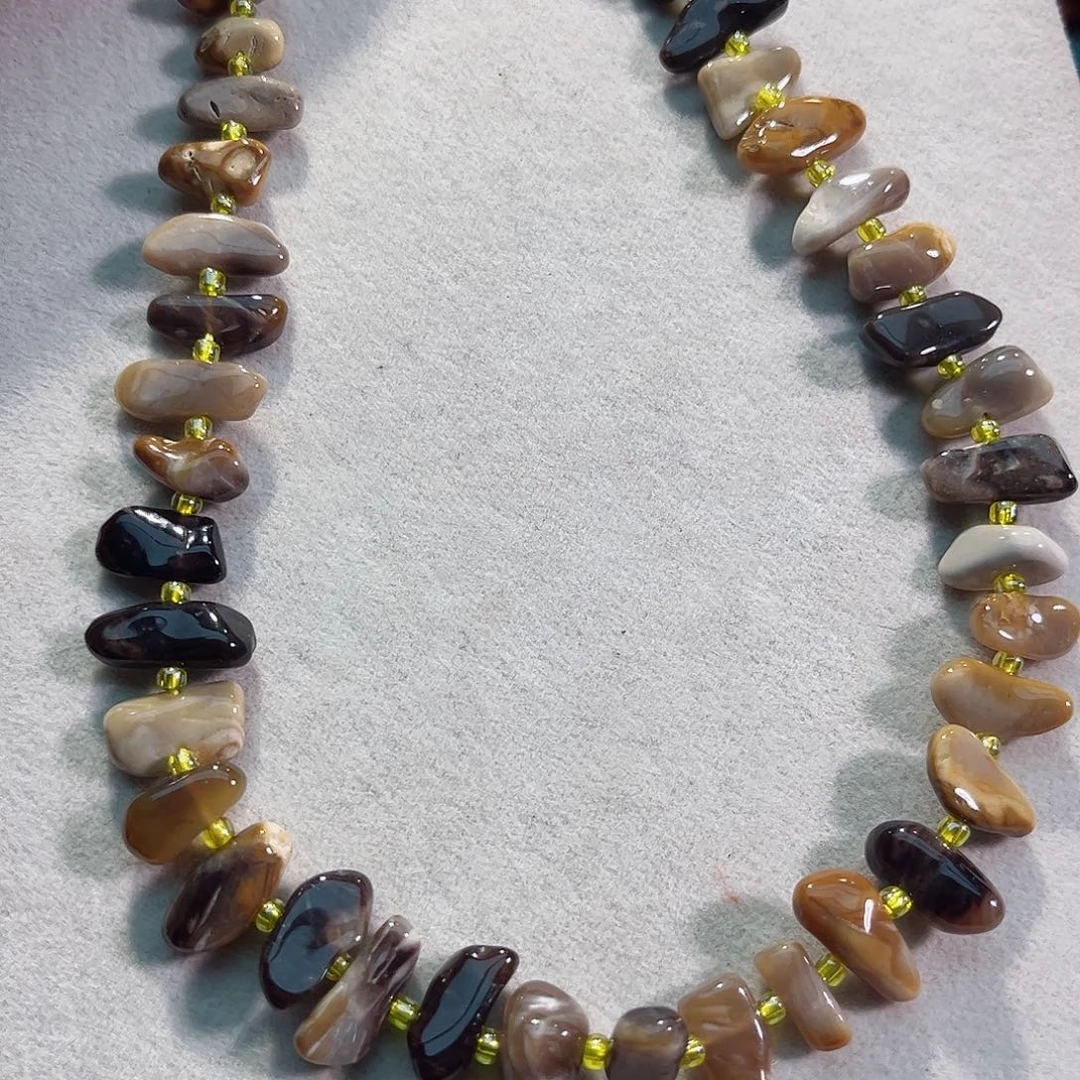 玛瑙/玉髓合金珠宝半成品中孔长牙一条