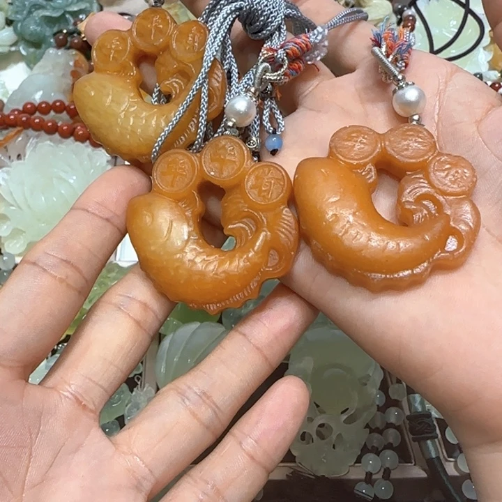 蛇纹石玉未镶嵌吊坠