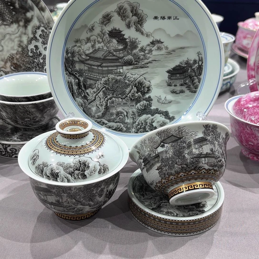 瓷片景德镇瓷器精品陈列