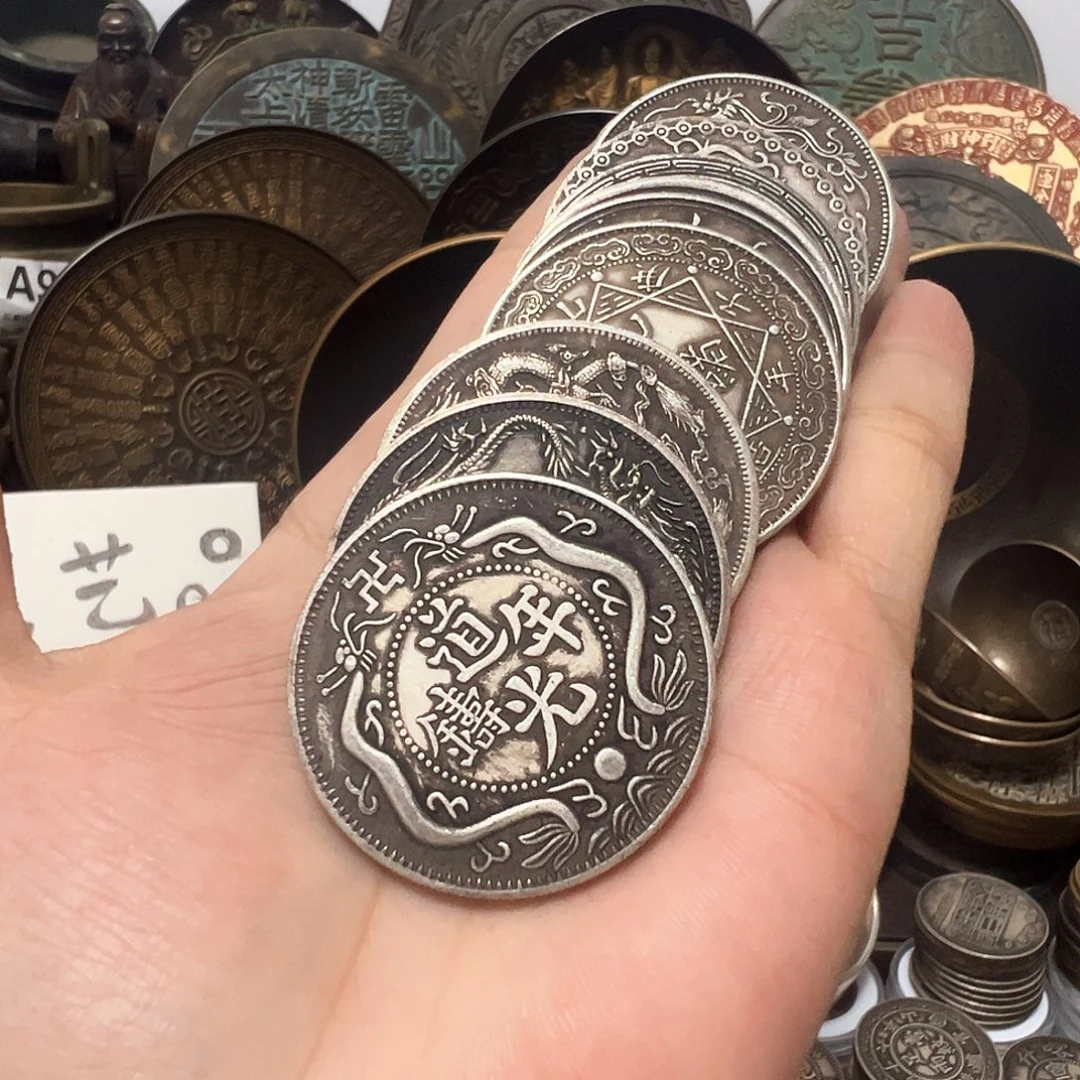 金属复古风格摆件