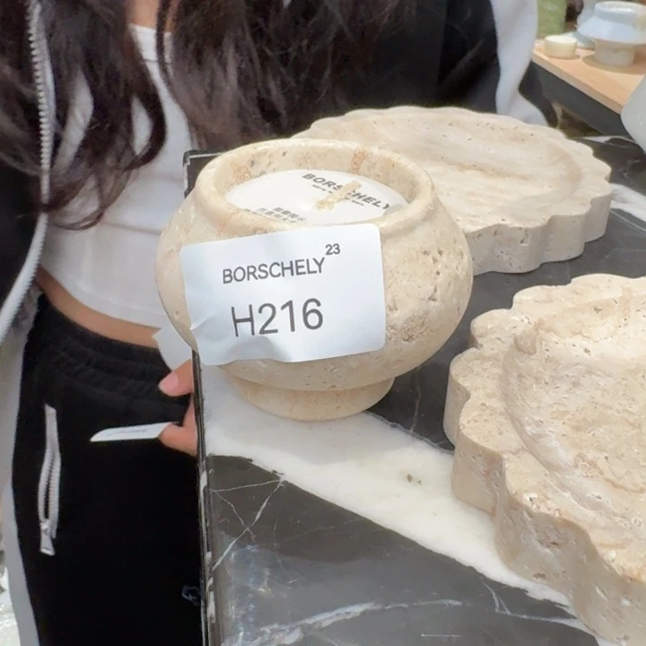 H216。  钱。