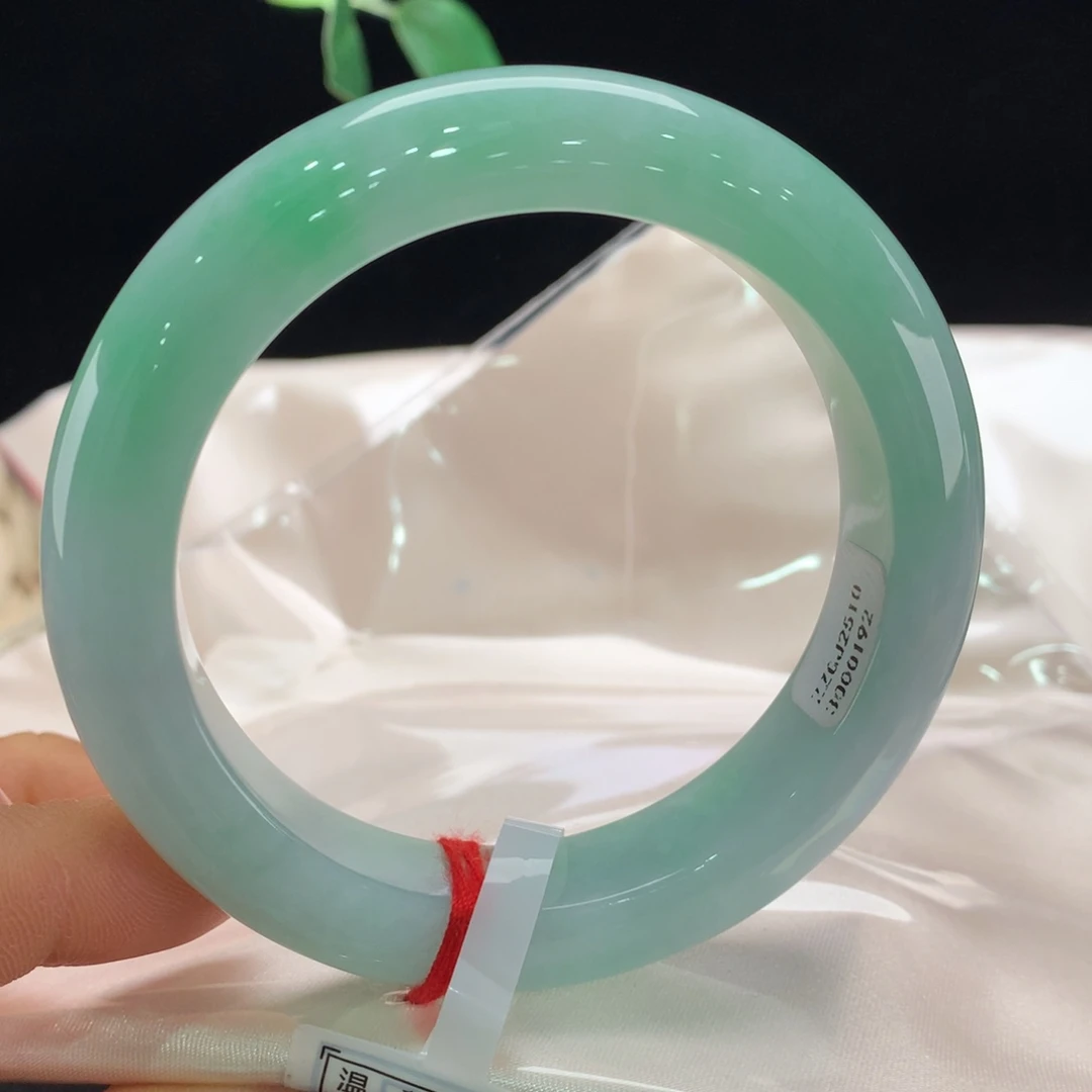 翡翠未镶嵌手镯0192