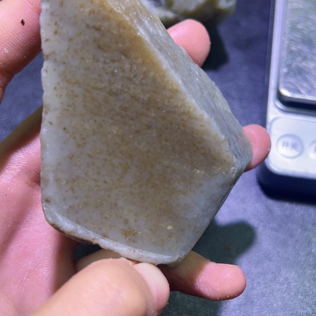 和田玉未镶嵌珠宝半成品
