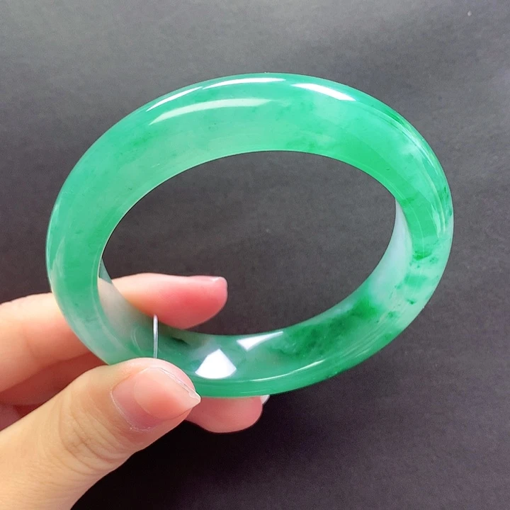 未镶嵌手镯石英质玉