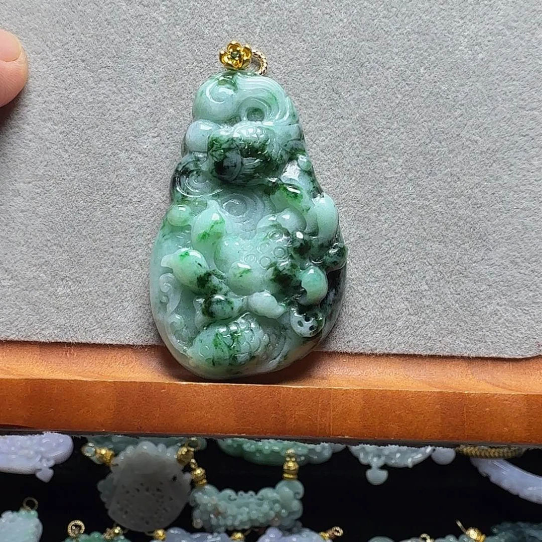 吊坠(赠链)未镶嵌翡翠