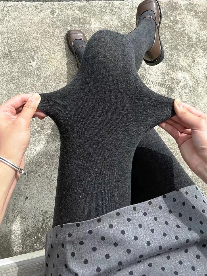 ZHANG&韩系纯色自发热抗起球连脚裤AT 53902 Hi Fortune