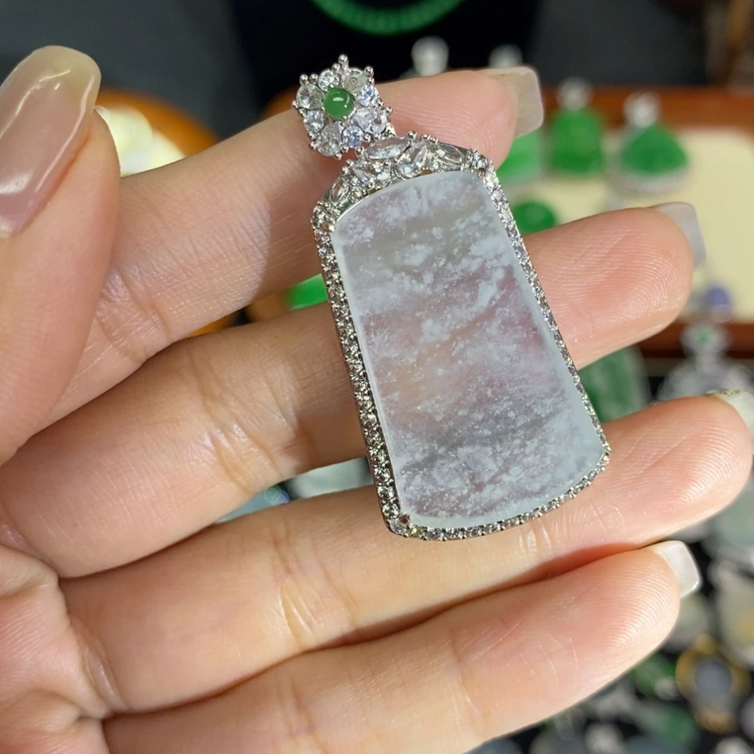 翡翠未镶嵌颈饰A货翡翠