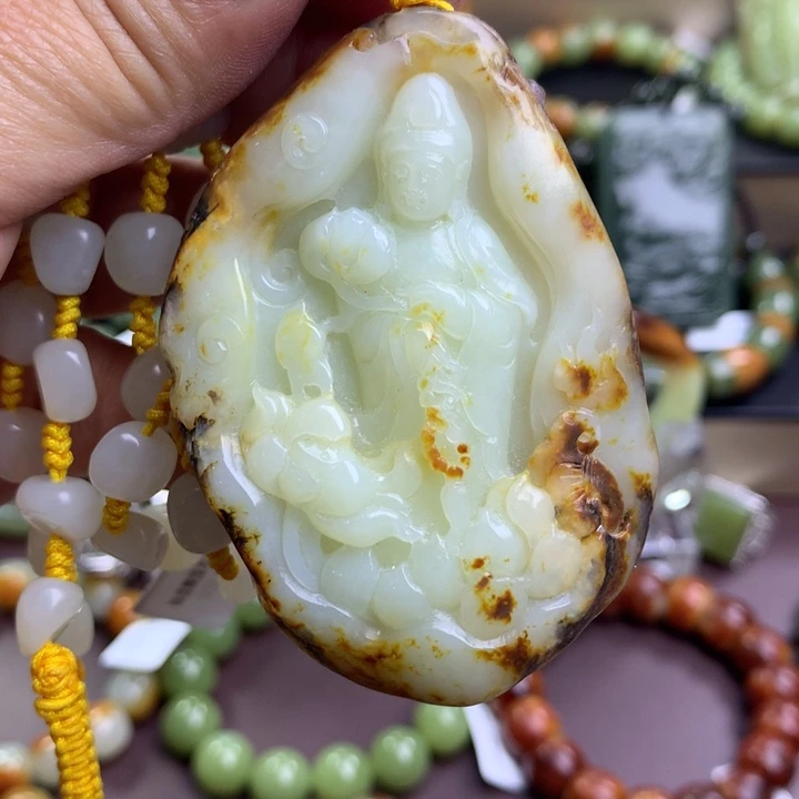 吊坠(赠链)未镶嵌透闪石质玉