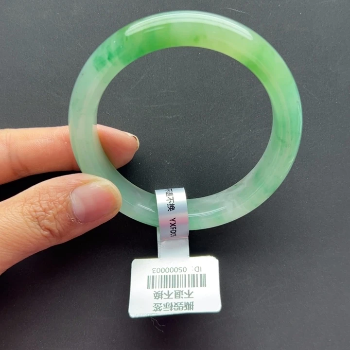 石英质玉（非洲翠）未镶嵌手镯+57