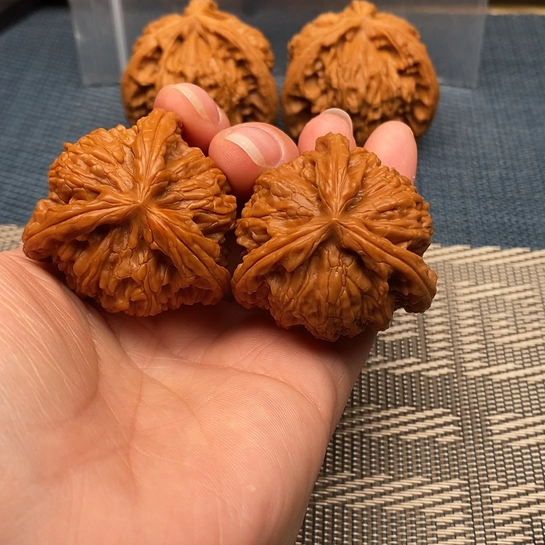 元***一文玩核桃吊坠三棱