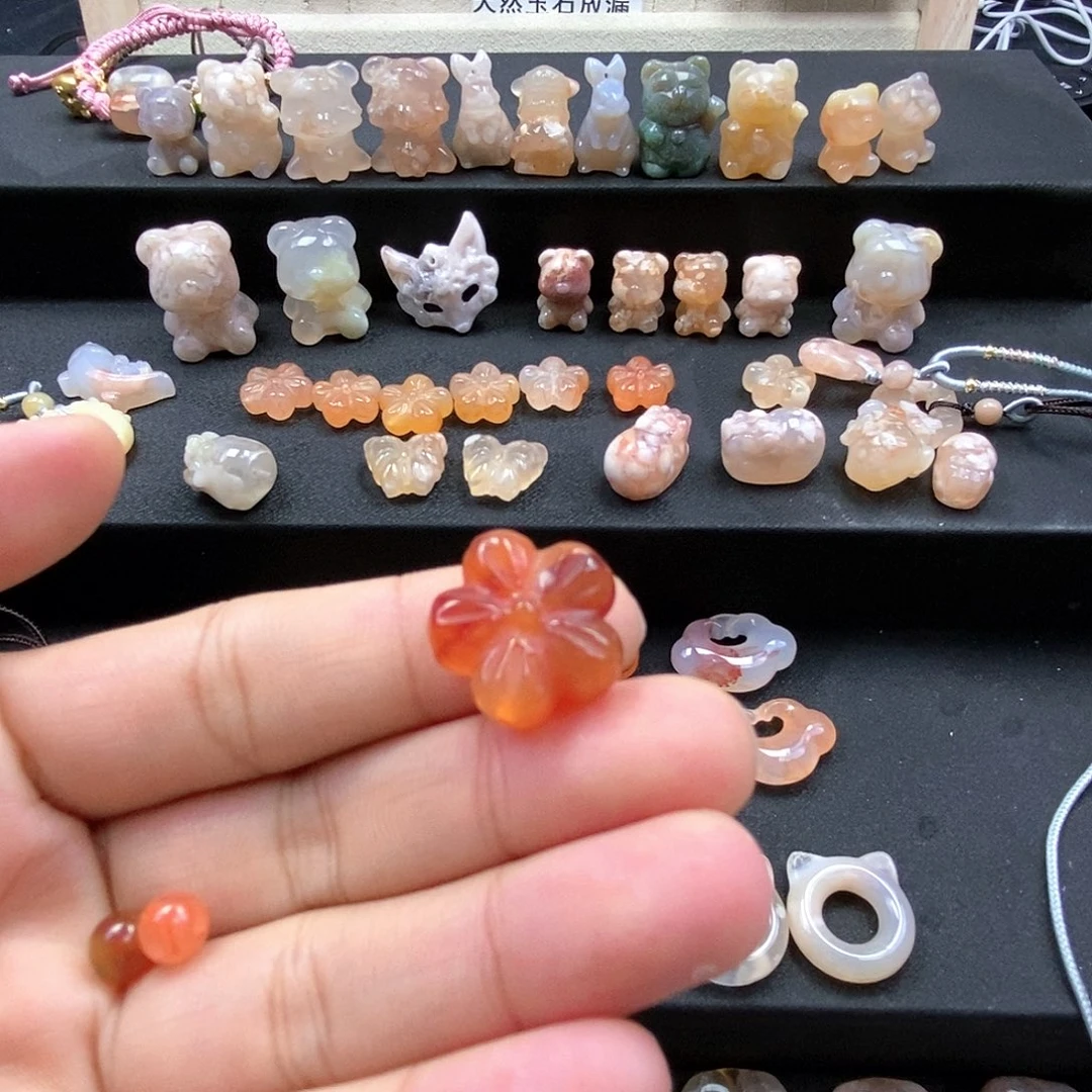 石英质玉颈饰未镶嵌