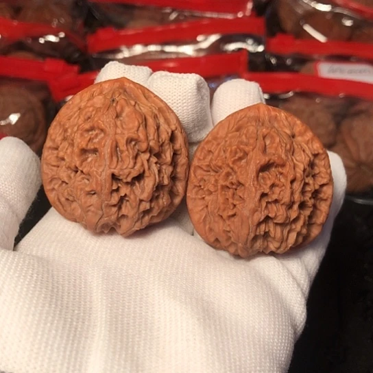 文玩核桃把件水龙纹40