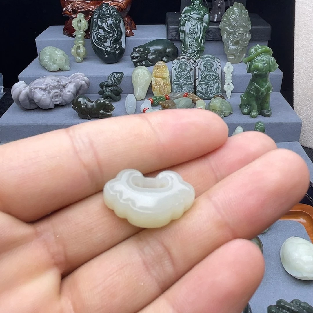 和田玉未镶嵌挂件