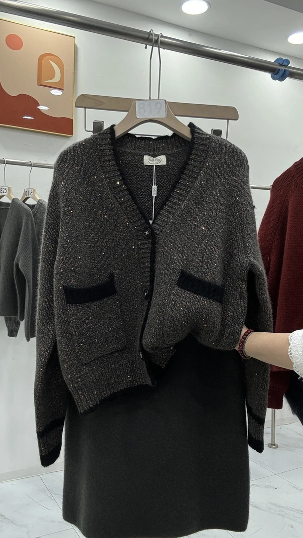 欧洲站秋季新款2024欧货女装小香风亮片羊毛时尚深色系短款毛衣