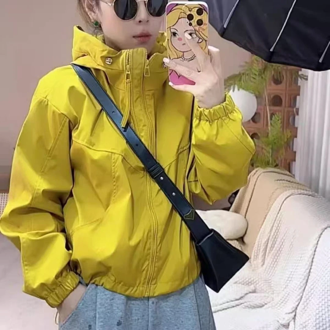 冲锋衣短款连帽外套春秋新款2025拉链小个子休闲百搭夹克上衣