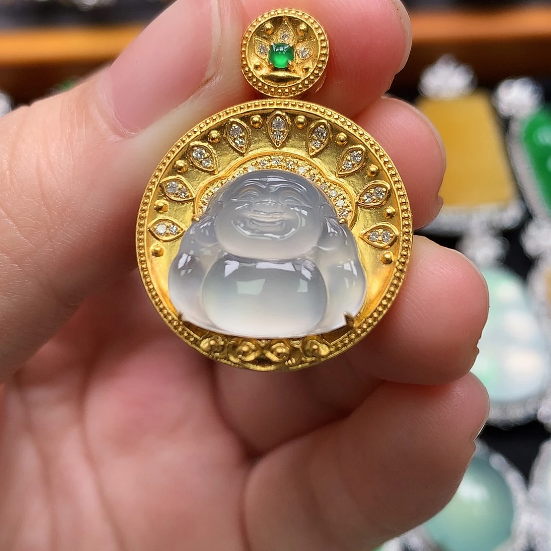 颈饰18K金镶嵌翡翠