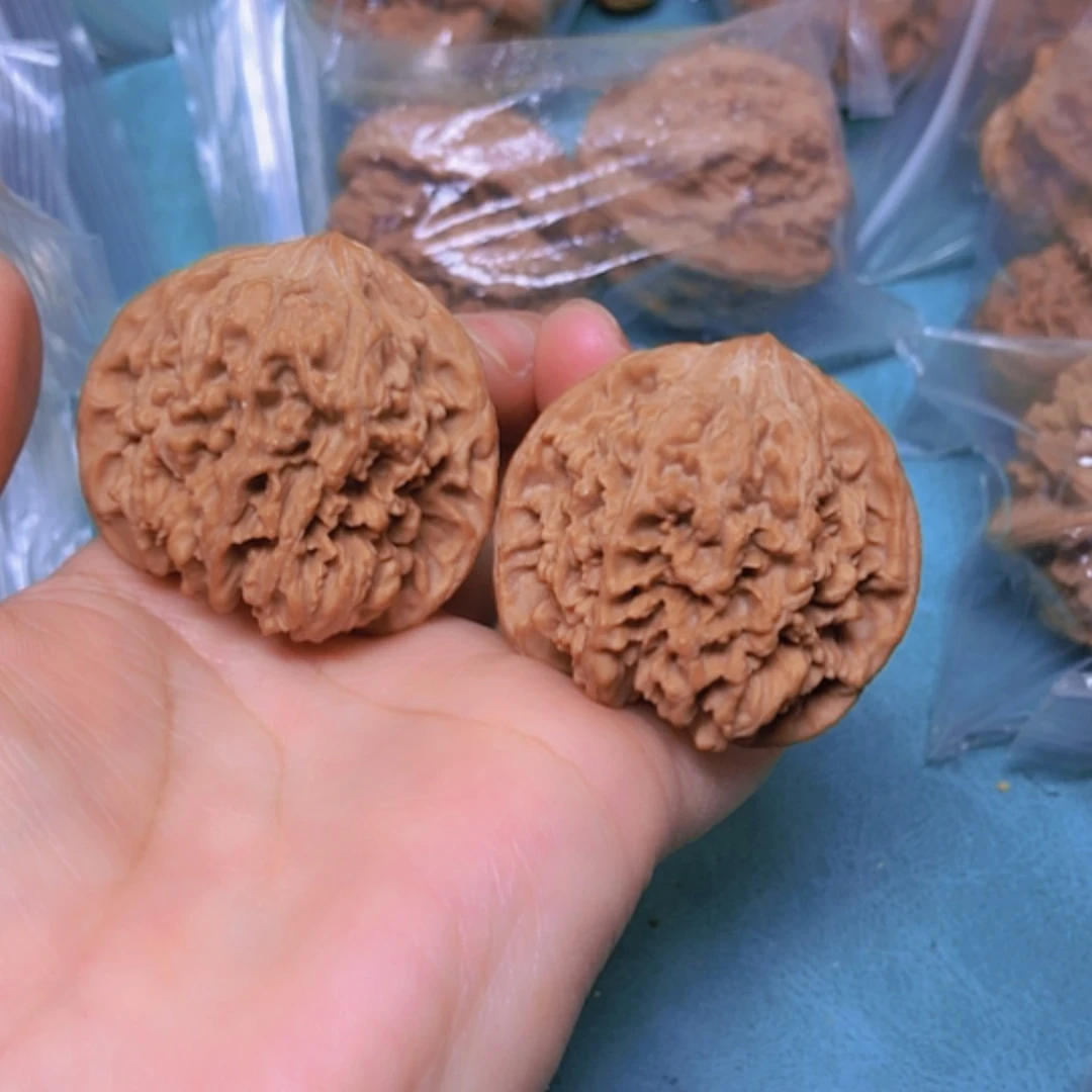 【闪购商品】摆件核桃42.5满天星修尖