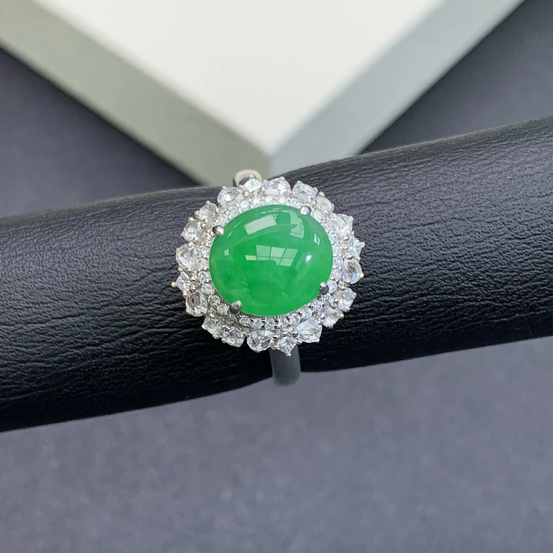 新品推荐·18K金阳绿蛋面缅A翡翠玉石戒指吊坠两用款绿色轻奢气质