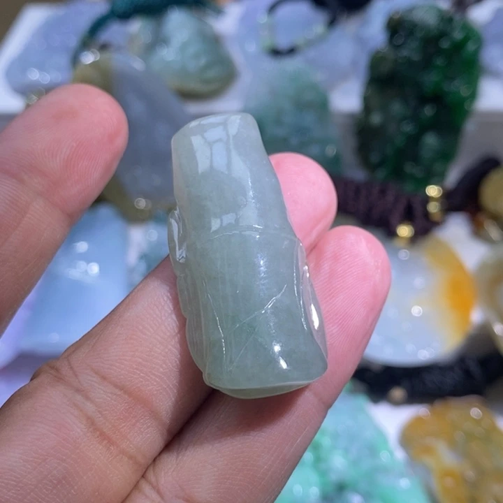 【闪购商品】翡翠未镶嵌颈饰11111111111111