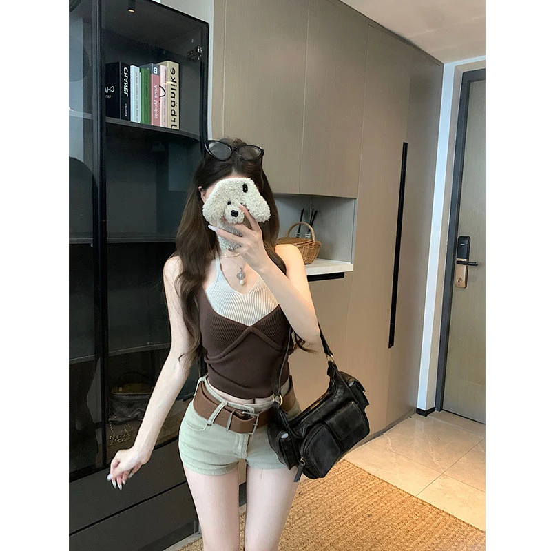 夏季新款时尚设计感显瘦叠穿假两件撞色背心上衣修身百搭短裤套装