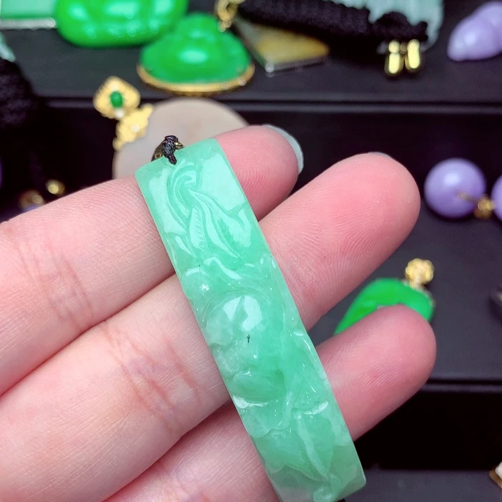 翡翠未镶嵌吊坠(不含链)