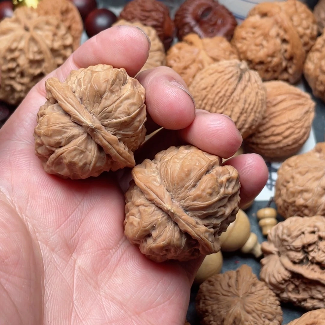 文玩核桃把件小**呐蛤蟆