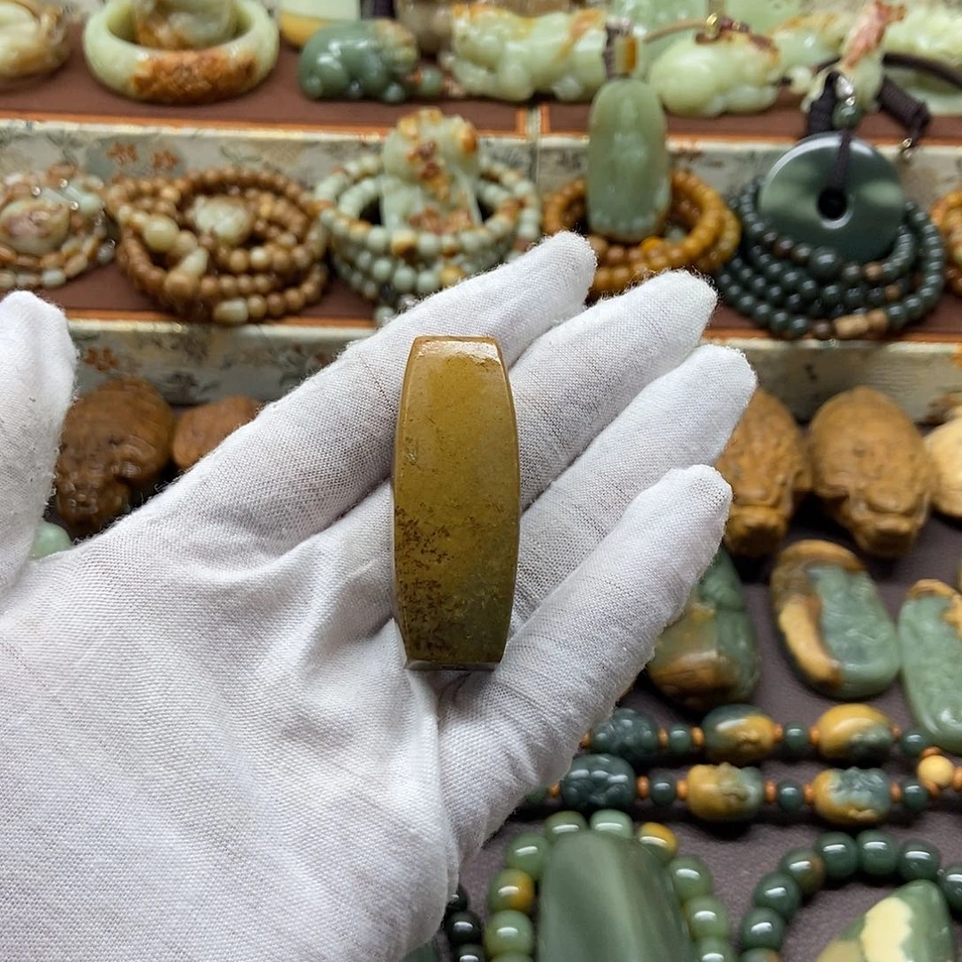 岫岩河磨玉（透闪石质玉）未镶嵌颈饰