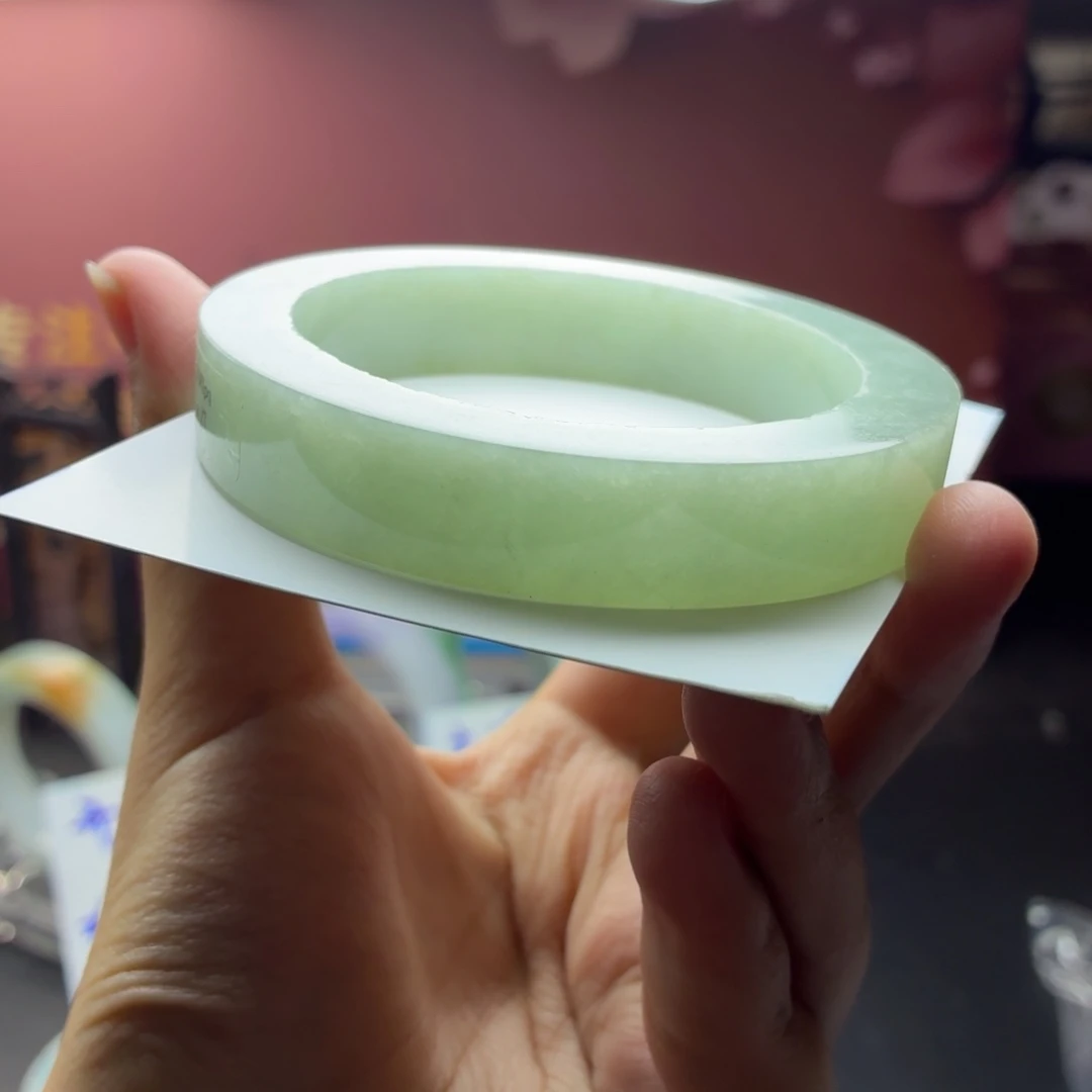 假***谓定制翡翠未镶嵌正